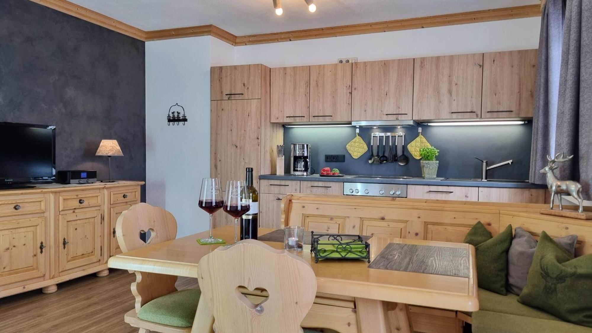 Krün Gaestehaus Alpenparadies מראה חיצוני תמונה